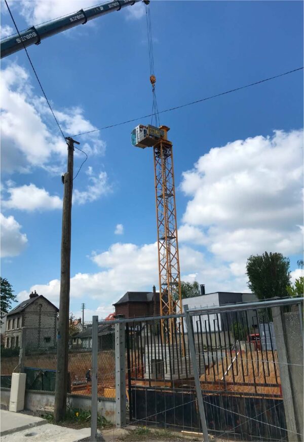 Grue télescopique 100T